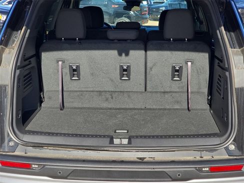 New 2025 GMC Acadia Elevation image 13