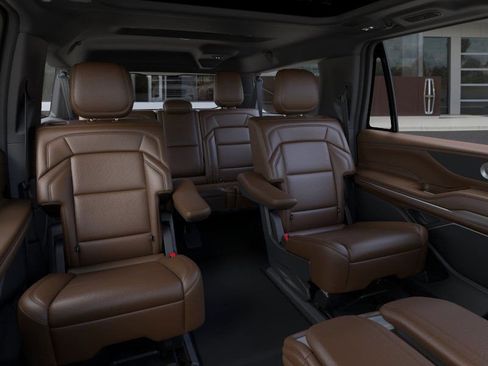 New 2026 Lincoln Navigator L Reserve AWD/4WD image 11