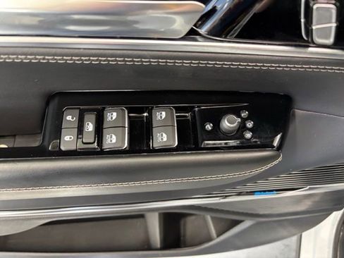 Used 2022 Jeep Grand Wagoneer Series I AWD/4WD image 9