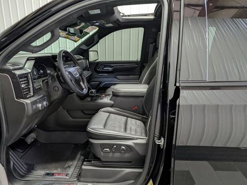 Used 2025 GMC Sierra 1500 AT4X image 17