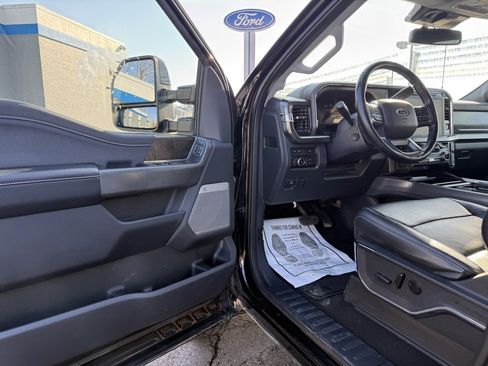 Used 2024 Ford F250 Lariat image 11