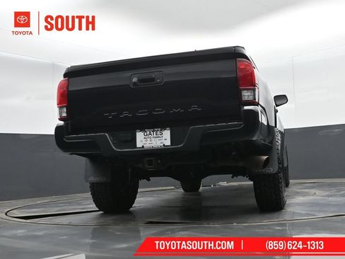Used 2022 Toyota Tacoma SR AWD/4WD image 32