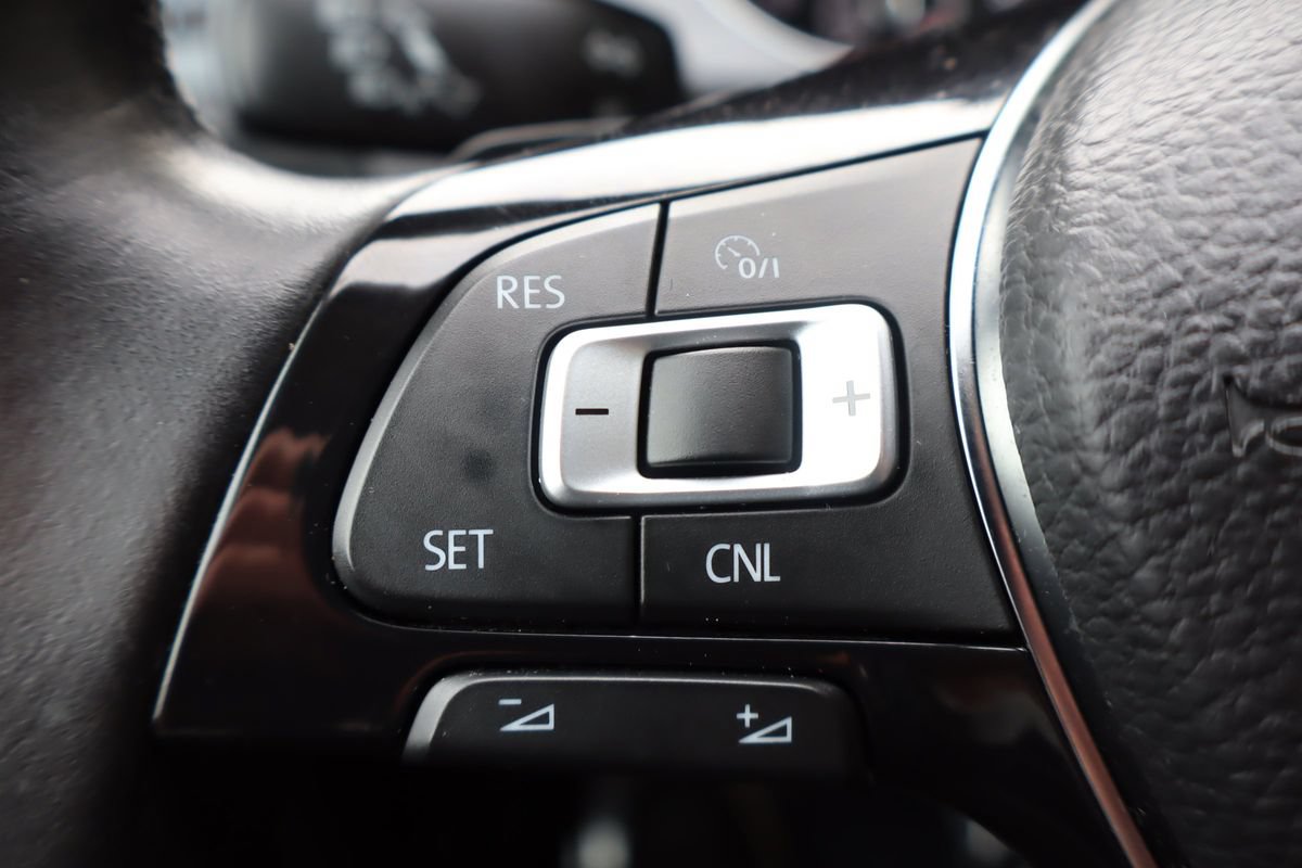 Used 2018 Volkswagen Golf S FWD image 29