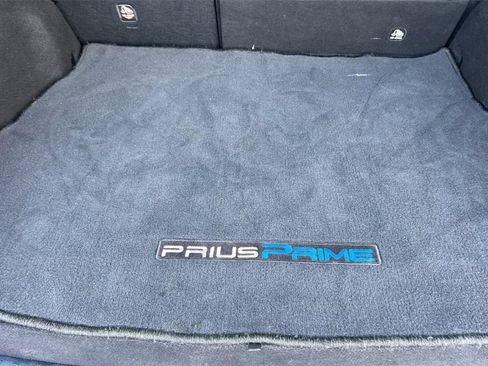 Certified 2021 Toyota Prius Prime Limited w/ Carpet Mat Package (TMS) image 17