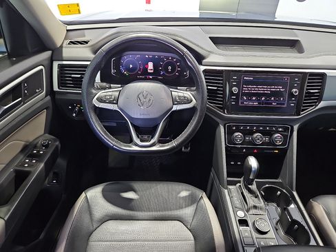 Certified 2022 Volkswagen Atlas SEL Premium AWD/4WD image 10