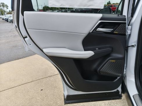 New 2026 Mitsubishi Outlander SE AWD/4WD image 33