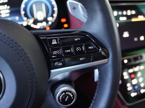 Used 2023 Maserati Grecale Modena AWD/4WD image 19