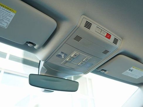 Used 2024 Volkswagen Jetta SE image 23