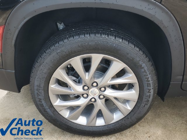 Used 2026 Buick Enclave Preferred w/ Power Package FWD image 8