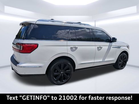 Used 2018 Lincoln Navigator Reserve w/ Technology Package AWD/4WD image 3