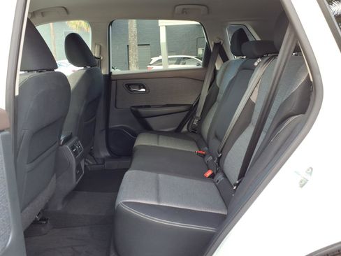 Certified 2021 Nissan Rogue SV image 18