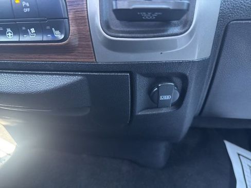 Used 2015 RAM 2500 Laramie w/ Convenience Group AWD/4WD image 20