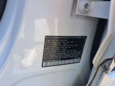 Used 2023 Volkswagen Tiguan SEL R-Line image 28