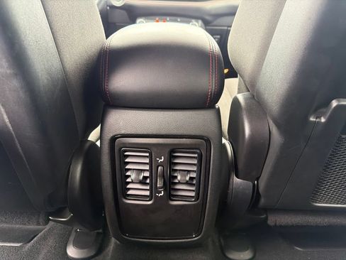 Used 2025 Dodge Durango GT RWD image 15
