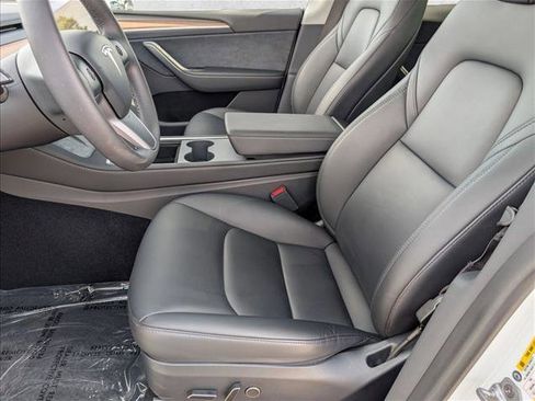 Used 2023 Tesla Model Y Long Range image 17