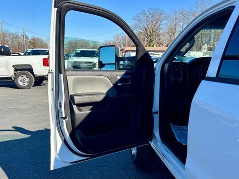 Used 2017 Chevrolet Silverado 2500 W/T w/ WT Convenience Package image 12