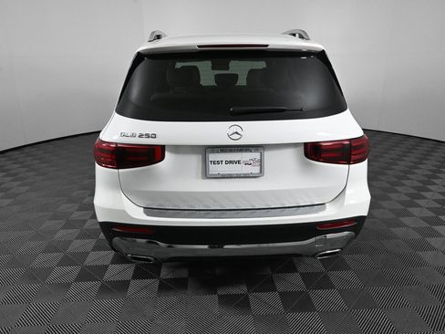 Certified 2025 Mercedes-Benz GLB 250 image 28