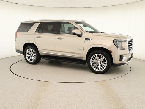 Used 2021 GMC Yukon SLT w/ SLT Luxury Plus Package AWD/4WD image 9