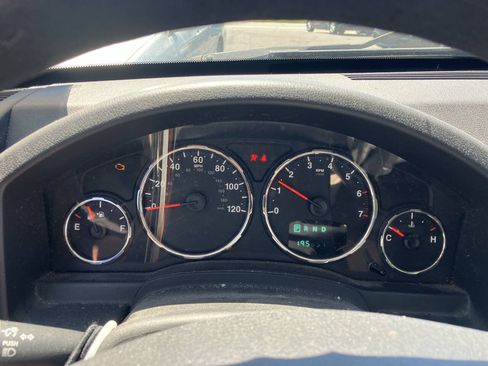 Used 2009 Jeep Liberty Sport AWD/4WD image 4