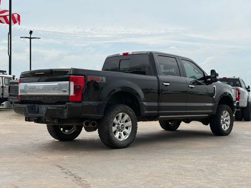 Used 2017 Ford F250 Platinum w/ Platinum Ultimate Package AWD/4WD image 2