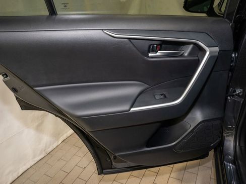 Used 2025 Toyota RAV4 XLE w/ Convenience Package image 10