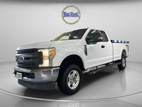 Used 2017 Ford F250 XL w/ Power Equipment Group AWD/4WD image 2