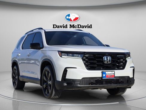 Used 2025 Honda Pilot Black Edition image 7