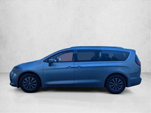 Used 2019 Chrysler Pacifica Touring-L Plus image 6
