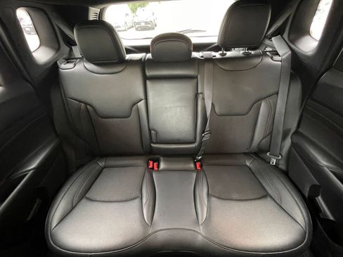 Used 2025 Jeep Compass Trailhawk image 38