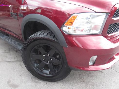 Used 2019 RAM 1500 Express w/ Express Value Package AWD/4WD image 3