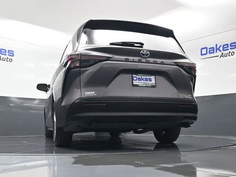 Used 2024 Toyota Sienna LE image 42