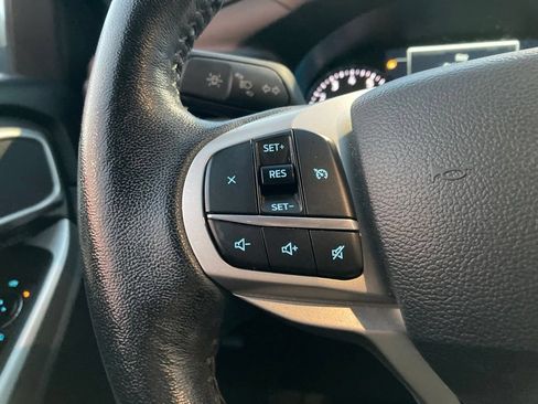 Used 2023 Ford Explorer XLT w/ Equipment Group 202A RWD image 15