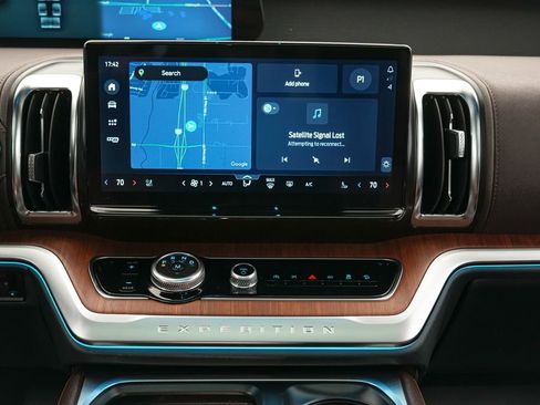 Certified 2025 Ford Expedition King Ranch AWD/4WD image 18