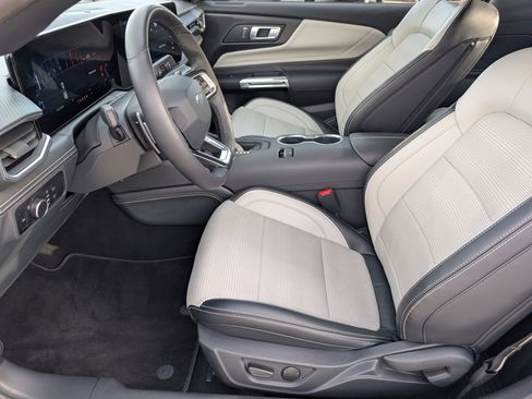 Used 2024 Ford Mustang GT Premium image 8