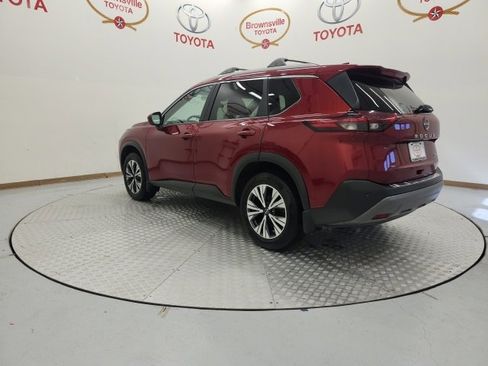 Used 2023 Nissan Rogue SV w/ SV Premium B Package image 6