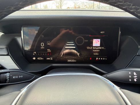 Used 2024 GMC Acadia Elevation image 30