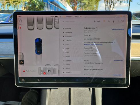 Used 2022 Tesla Model Y Long Range image 9