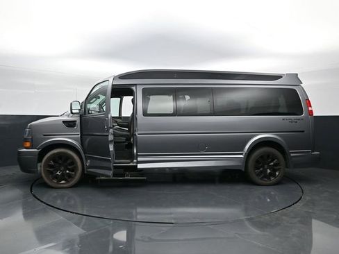 Used 2020 GMC Savana 2500 Extended w/ Enhanced Convenience Package RWD image 47
