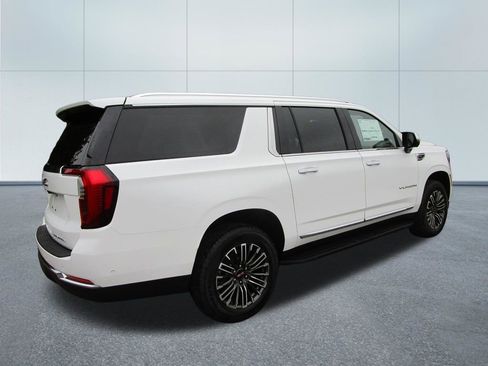 New 2026 GMC Yukon XL Elevation w/ Elevation Premium Package RWD image 8