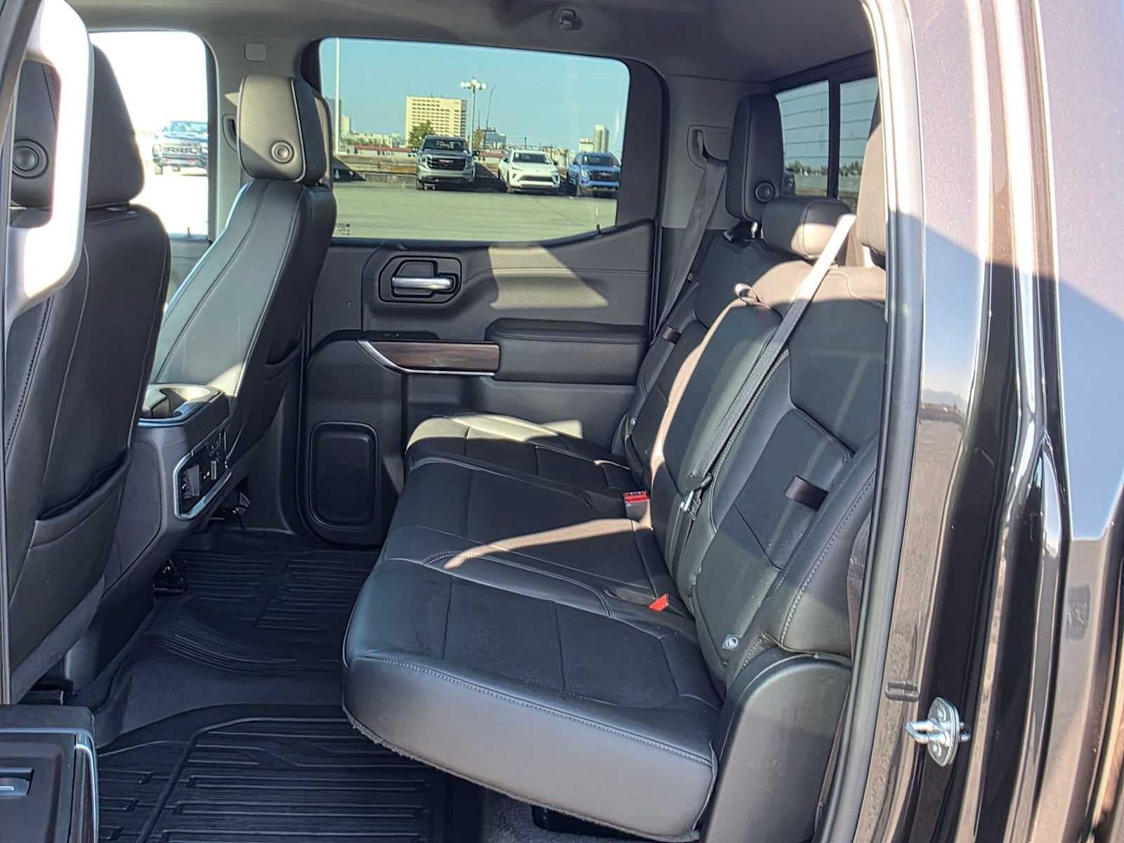 Certified 2021 GMC Sierra 1500 SLT w/ SLT Premium Package AWD/4WD image 16