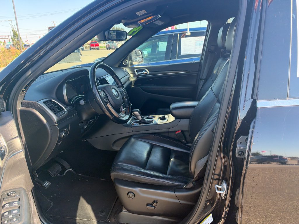 Used 2019 Jeep Grand Cherokee Limited AWD/4WD image 6