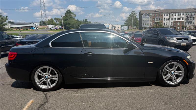 Used 2011 BMW 335i Convertible RWD image 32