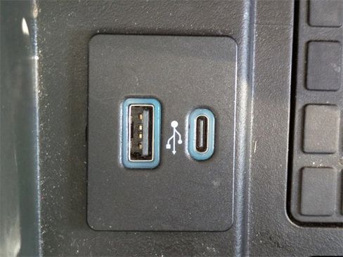 Certified 2024 Ford Expedition XLT image 21