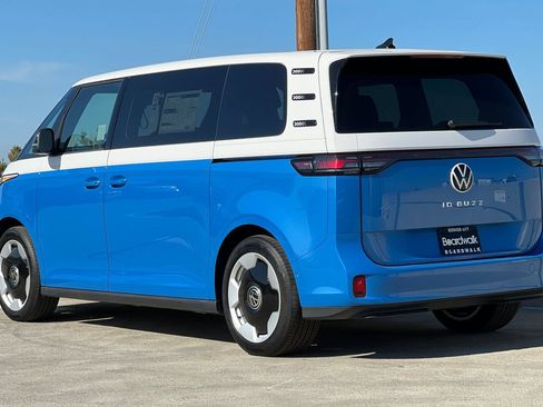 New 2025 Volkswagen ID. Buzz Pro S image 6