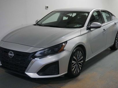 Used 2023 Nissan Altima 2.5 SV