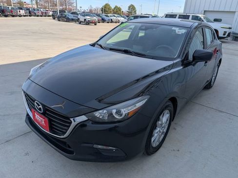 Used 2018 MAZDA MAZDA3 Sport image 32
