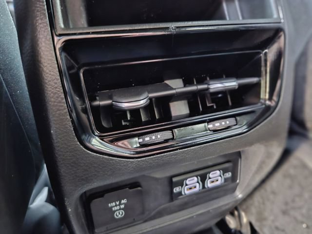 Used 2025 Jeep Grand Cherokee Altitude AWD/4WD image 30
