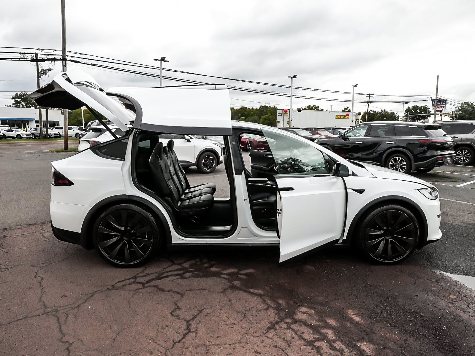 Used 2023 Tesla Model X AWD/4WD image 11