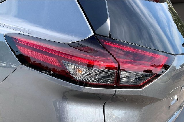 Certified 2023 Nissan Rogue S FWD image 29