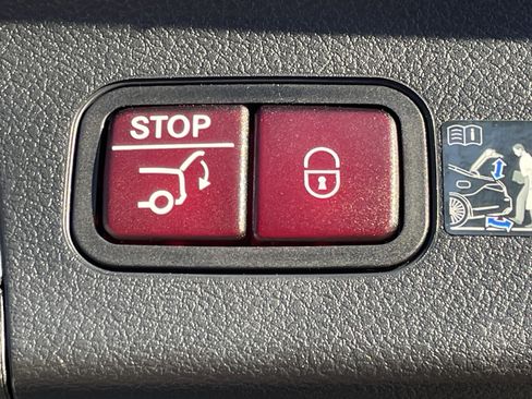 Certified 2025 Mercedes-Benz GLS 450 4MATIC image 13